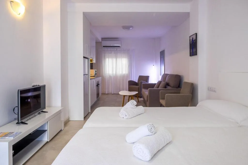 Room, S'Alamera Suites Hotel & Apartments, Ibiza