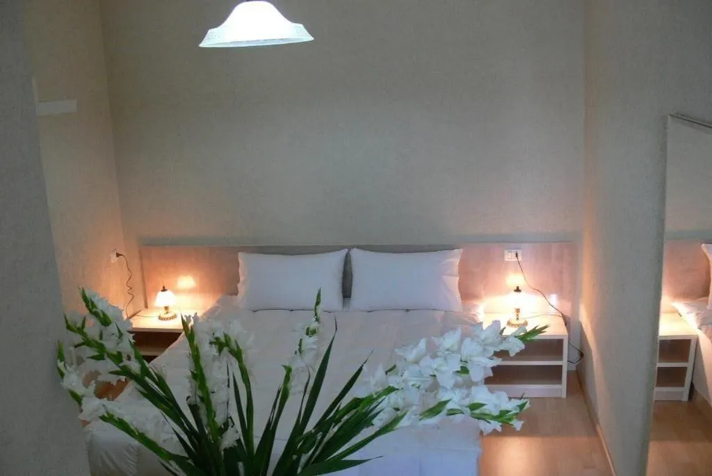 Room, Hotel Majestic, Durres