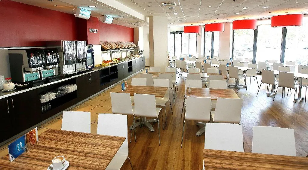 Restaurant, Travelodge Barcelona Poblenou, Barcelona