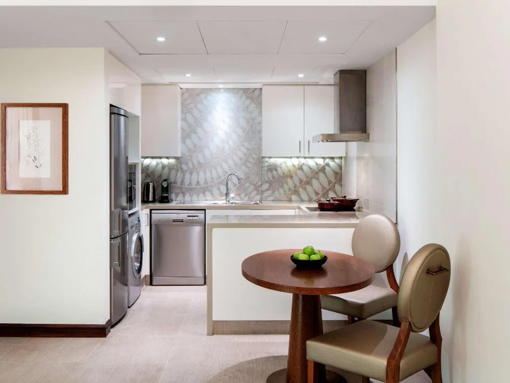 APARTMENT WITH VIEWS Room, Pullman Dubai Creek City Centre Residences, Dubai