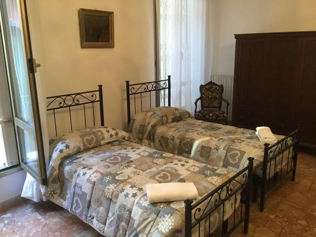 Room, Venice Sun Apartment And Rooms, Venice