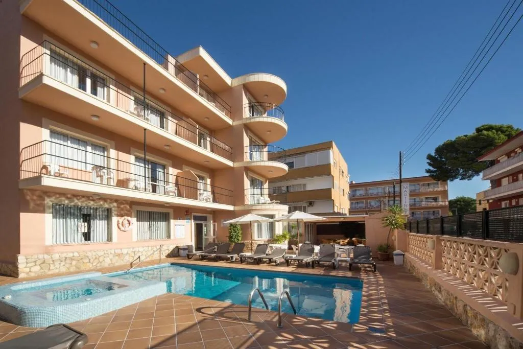 Pool, Martinez, Majorca