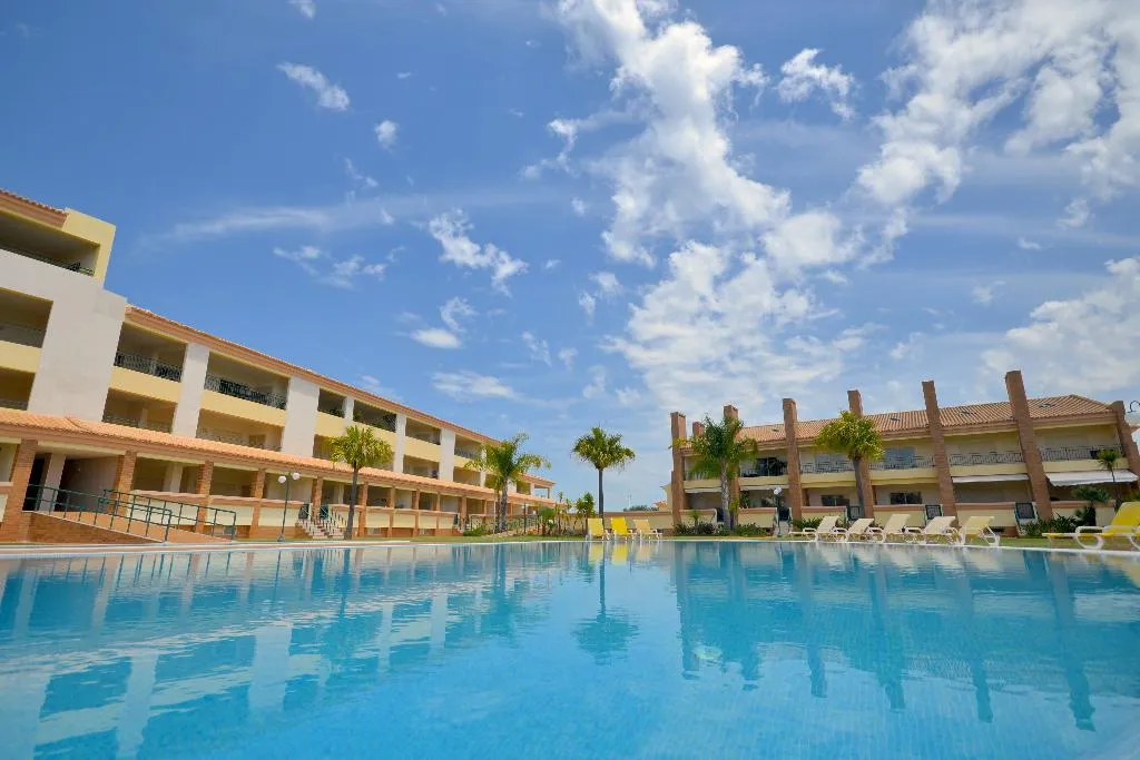 Pool, Millennium Plaza, Algarve