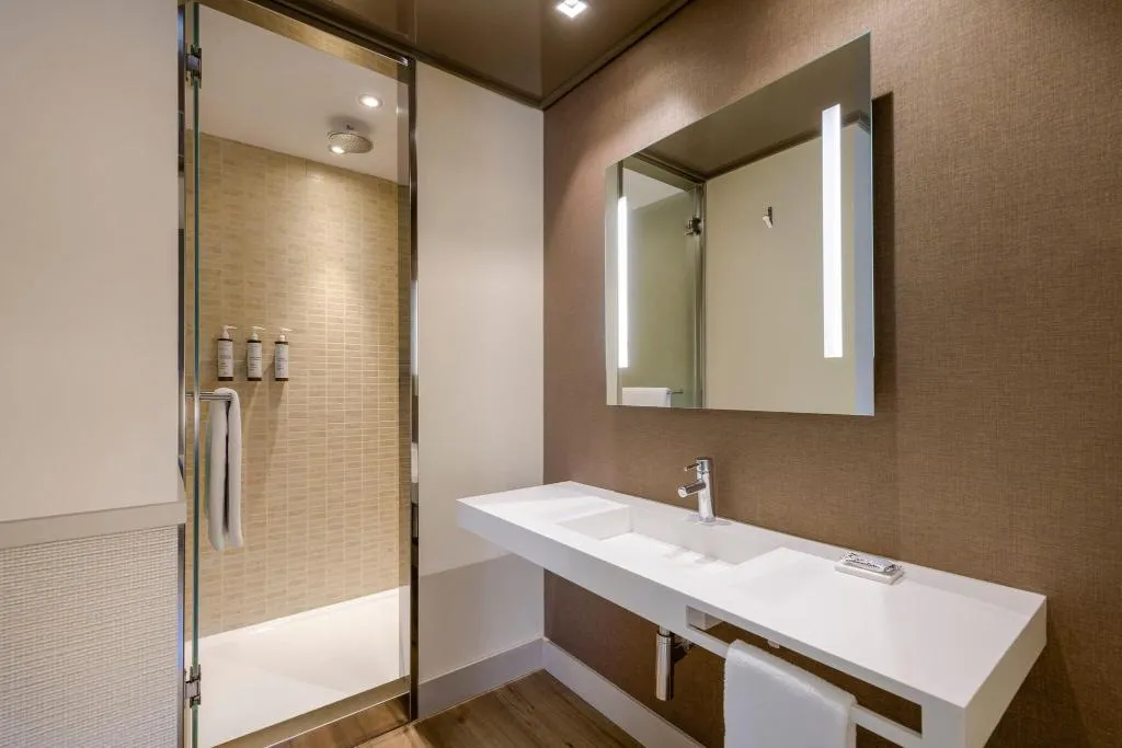 DOUBLE QUEEN SIZE BED Room, AC Madrid Los Vascos, Madrid