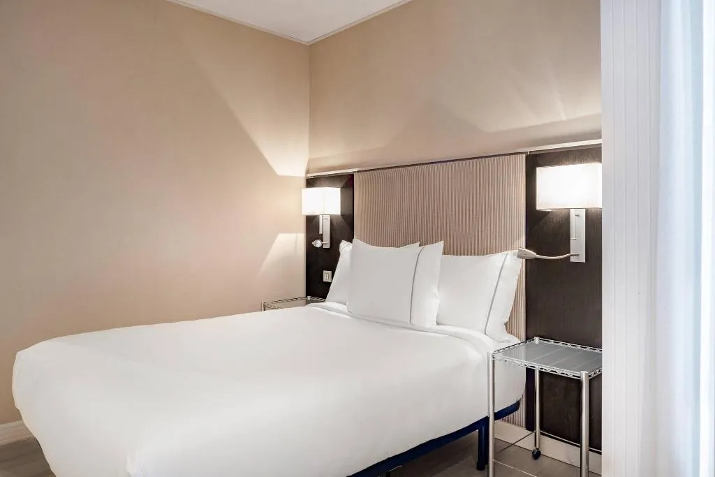 Room, AC Barcelona Irla, Barcelona