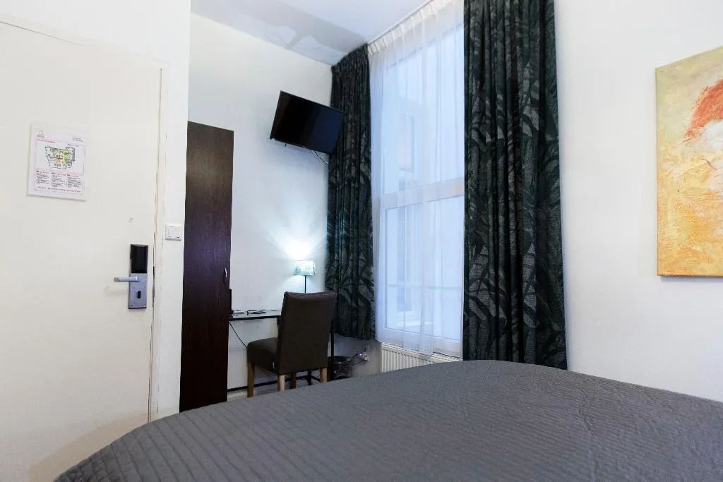 DOUBLE ECONOMY Room, Quentin Amsterdam Hotel, Amsterdam