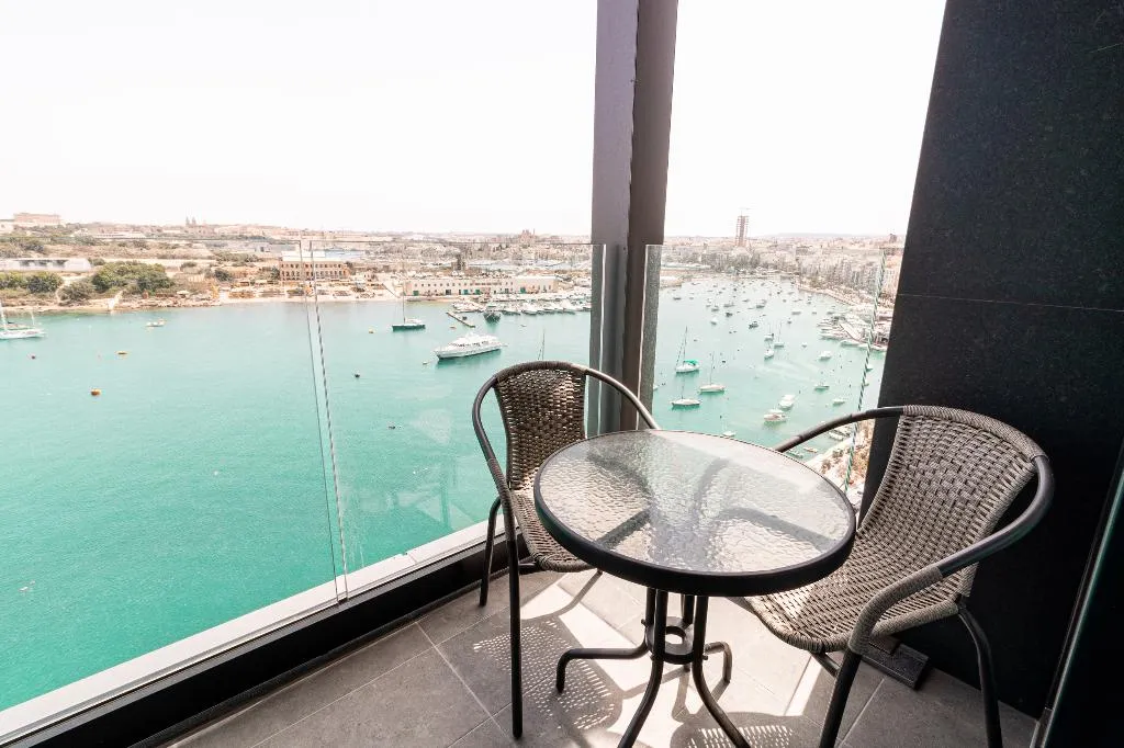 Double or Twin EXECUTIVE SEA VIEW Room, The Londoner Hotel Sliema, Malta