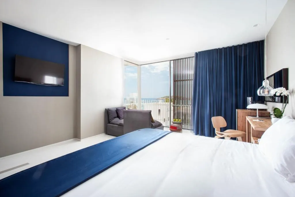 STUDIO OCEAN FRONT WITH BALCONY Room, Ocean Drive Talamanca, Ibiza
