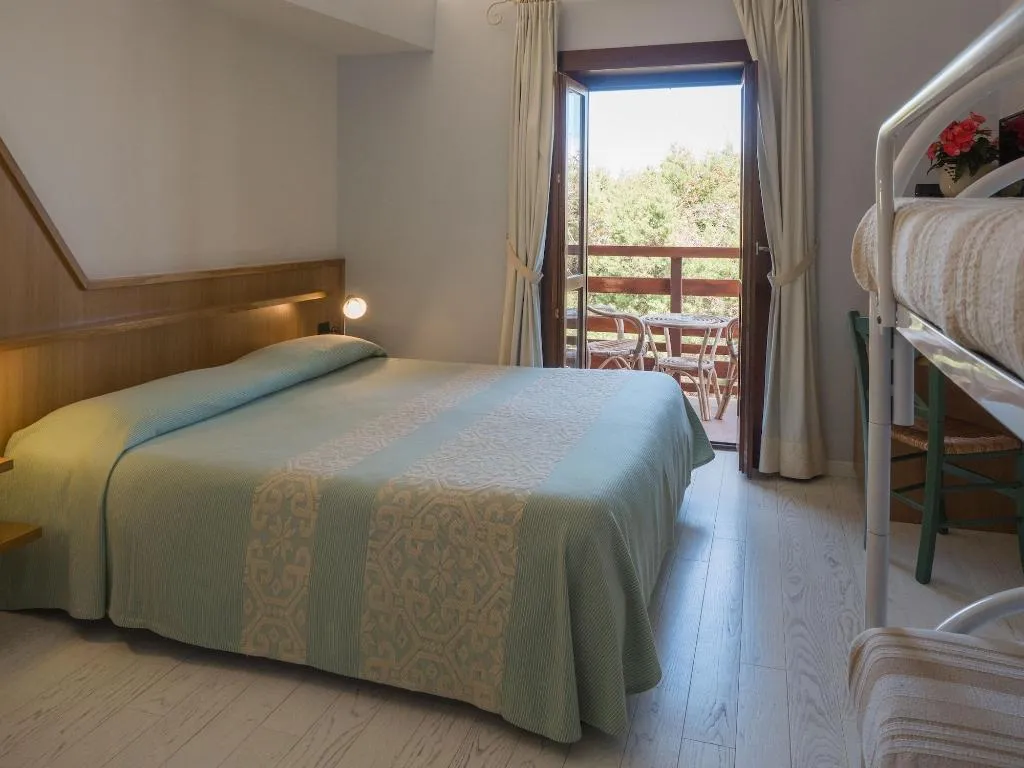 Room, Cala Reale, Cagliari