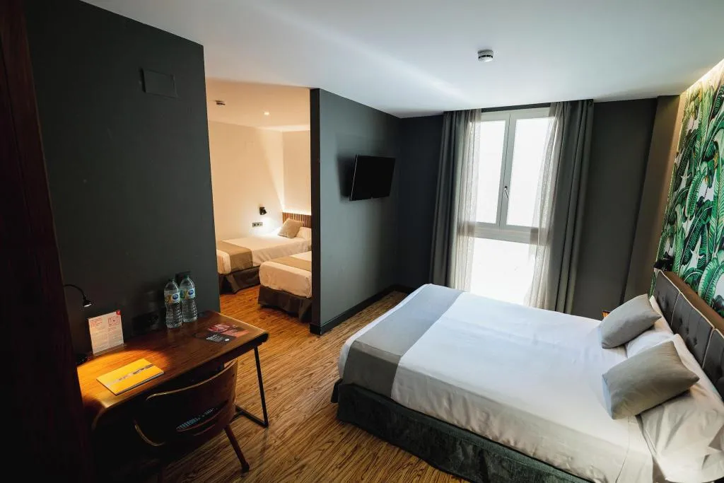 FAMILY ROOM QUEEN SIZE BED Room, Málaga Premium Hotel, Costa Del Sol