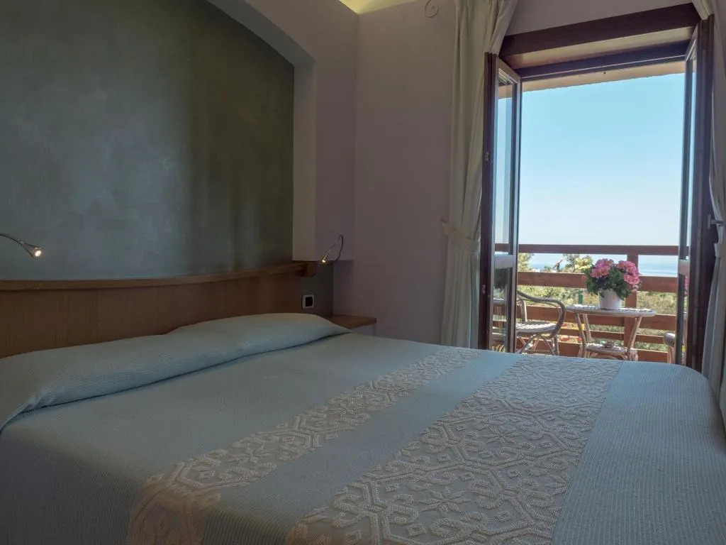 Room, Cala Reale, Cagliari