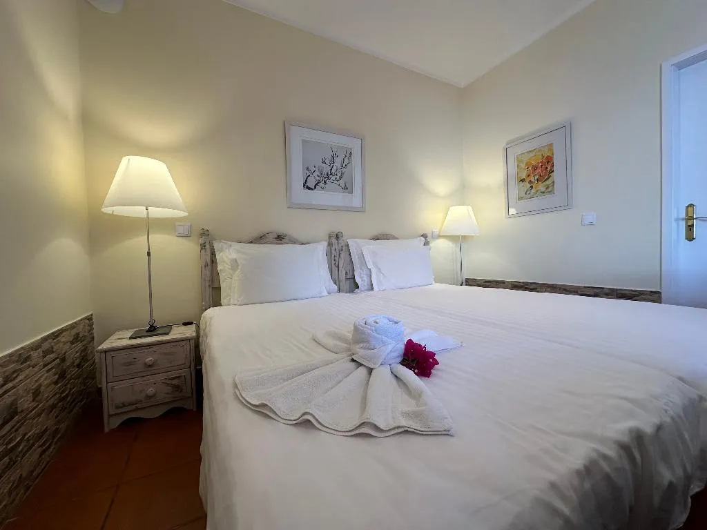 Room TWO BEDS Room, Inn & Art Hotel Gallery, Madeira