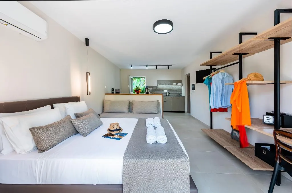 JUNIOR SUITE SUPERIOR WITH TERRACE Room, Sokrates Studios, Rhodes