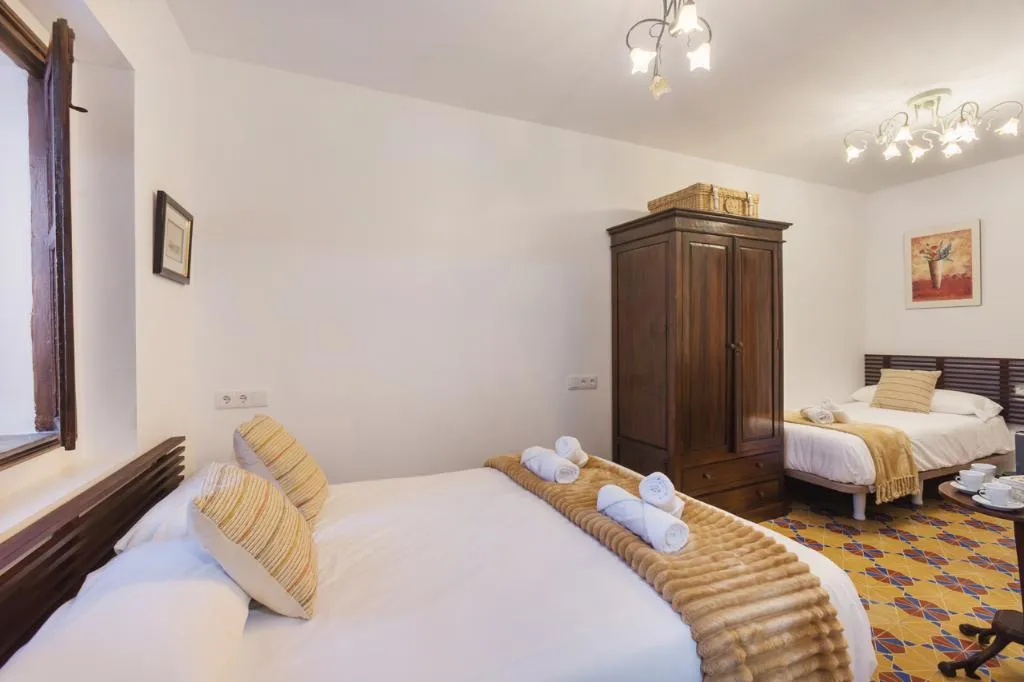 FAMILY ROOM TWO BEDS Room, Art boutique La Casona de las Flores, Costa Blanca