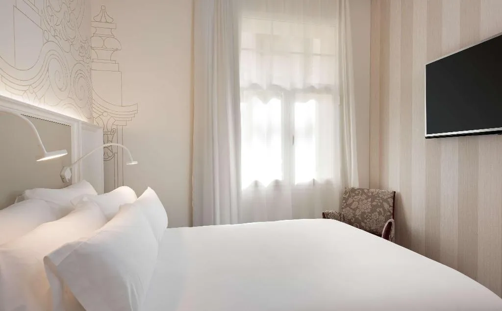 DOUBLE SUPERIOR Room, NH Collection Madrid Abascal, Madrid