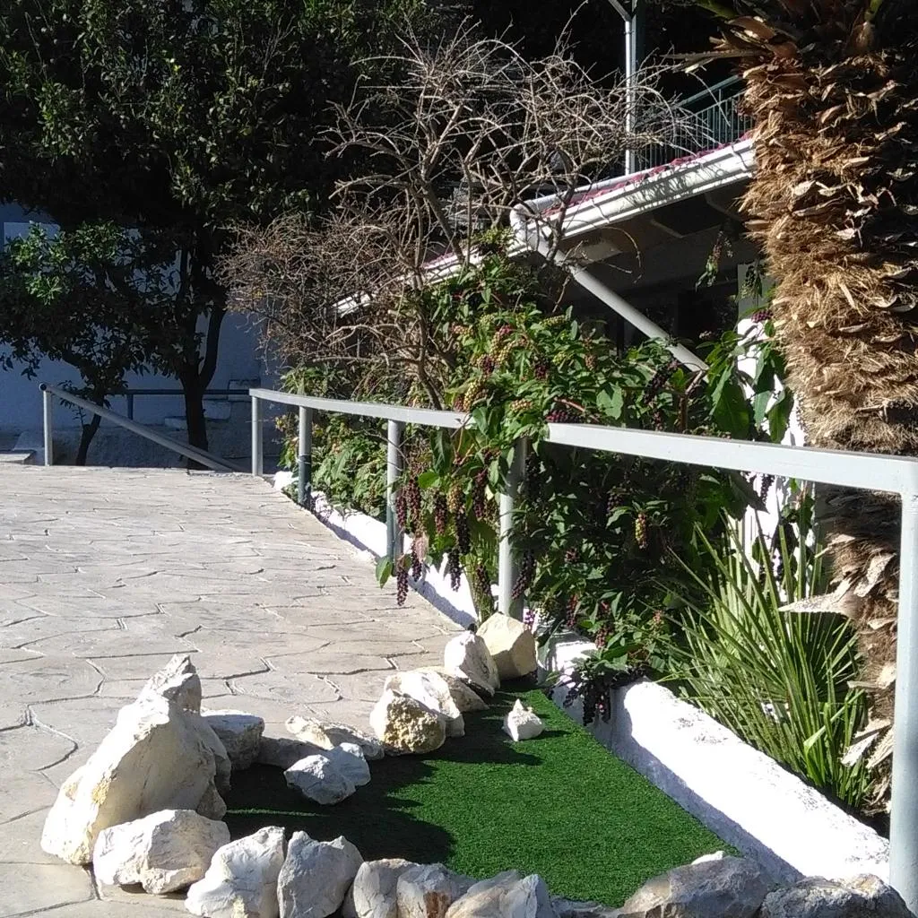Pool, Aragorn Hotel, Corfu