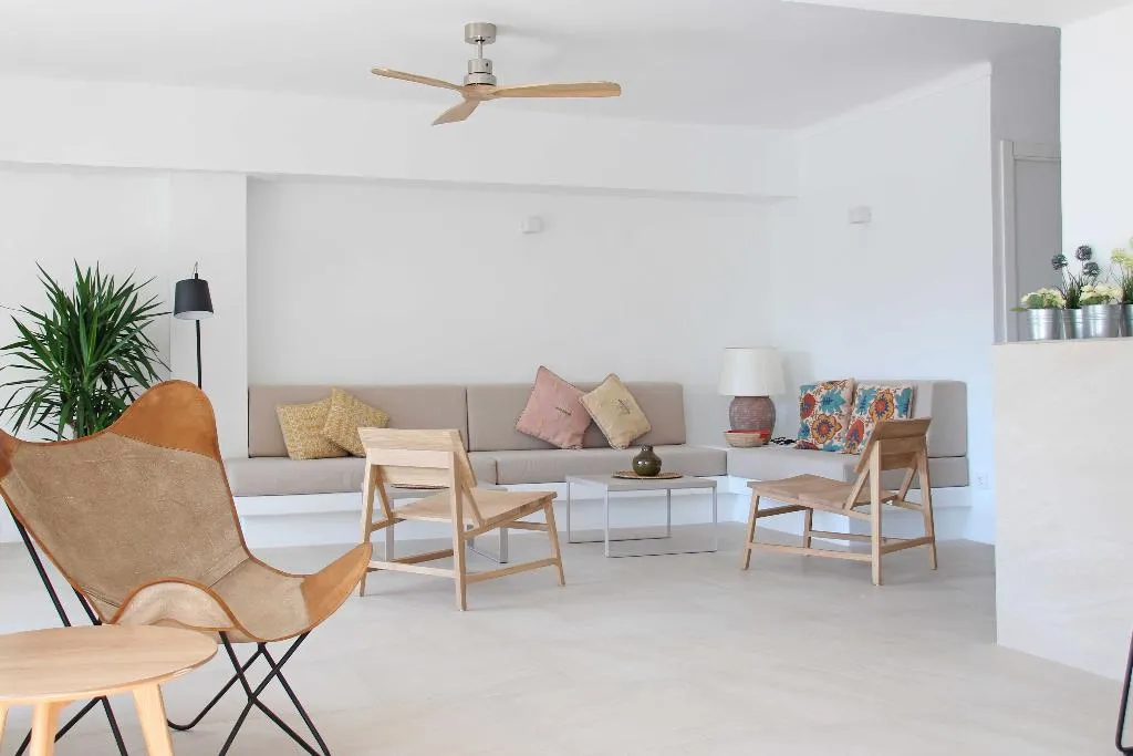 Lobby, Niu d'Aus, Majorca