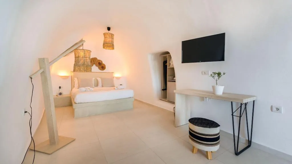 Room, Iriana Suites, Santorini