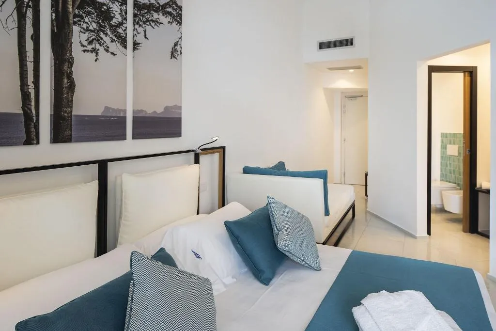 Room, Apollon Club, Naples