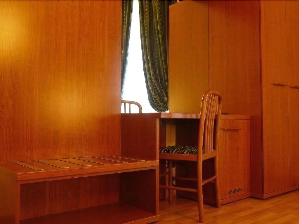 Room, Hotel Fenicia, Naples