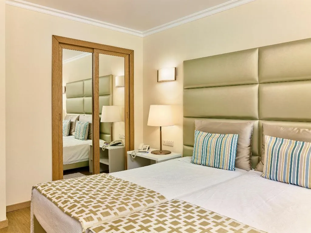 TWIN DELUXE LAND VIEW Room, Hotel Baia Grande, Algarve