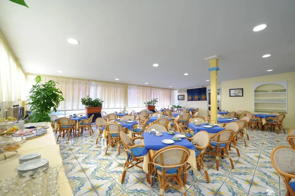 Restaurant, Hotel Settebello, Naples