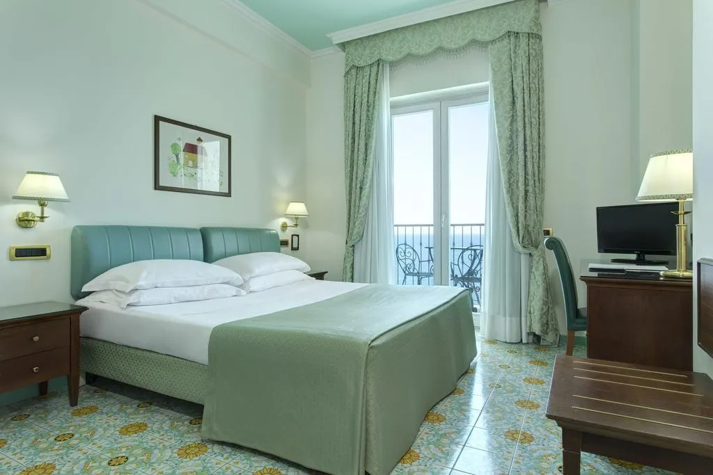 Room, Lloyd's Baia, Naples