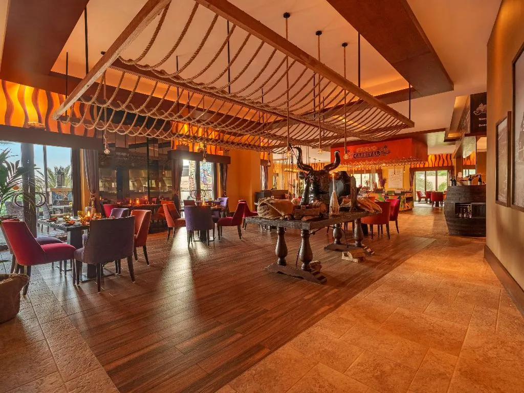 Restaurant, Fairmont The Palm, Dubai