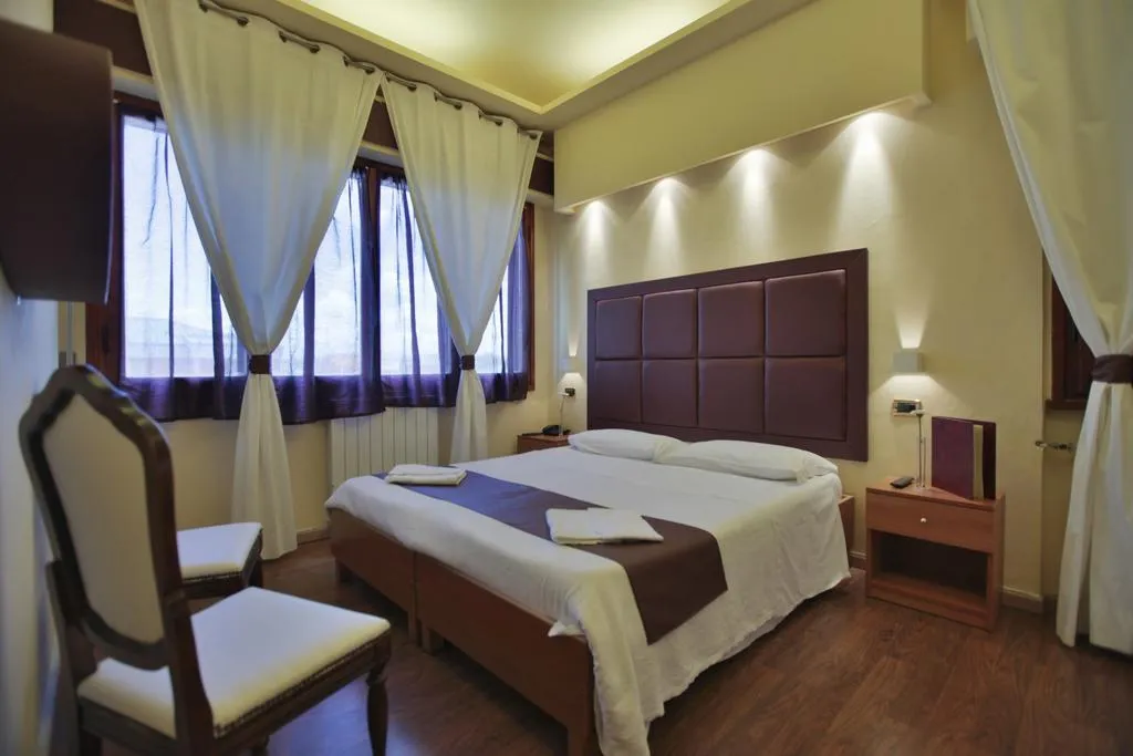 Room, B&B EuroHome, Florence