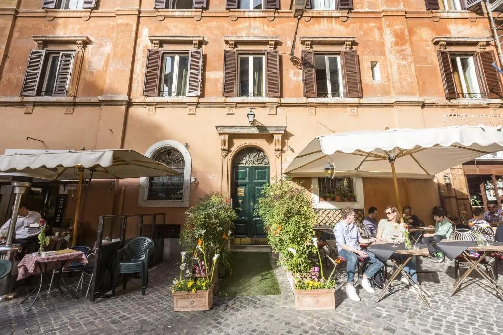 General view, Casa de' Fiori Biscione, Rome