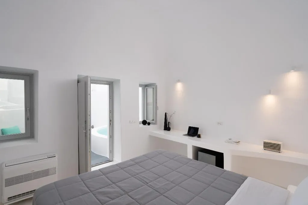 SUITE HONEYMOON Room, White Concept Caves, Santorini