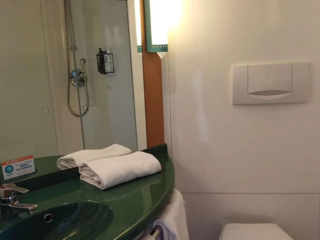 DOUBLE STANDARD Room, Ibis Alicante, Costa Blanca