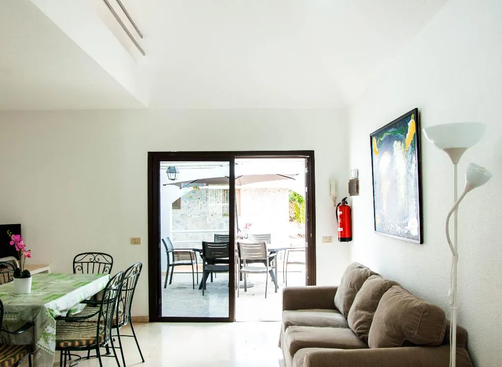 VILLA CAPACITY 6 THREE BEDROOM Room, Villas las Almenas, Gran Canaria