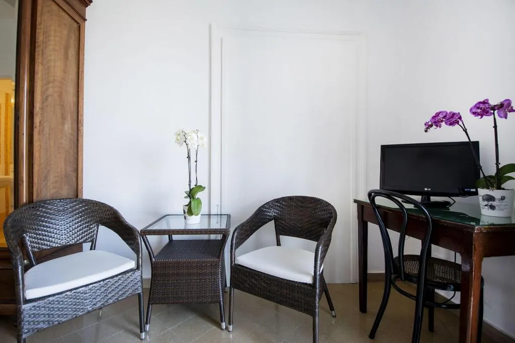 Room, Lo Stradone, Naples