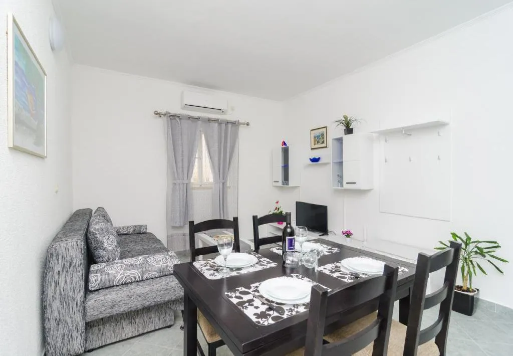 APARTMENT WITH BALCONY Room, Apartments Grga, Dubrovnik