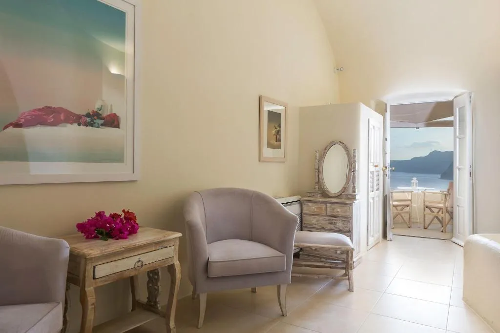 CAVE HONEYMOON Room, Oia Mare Villas, Santorini