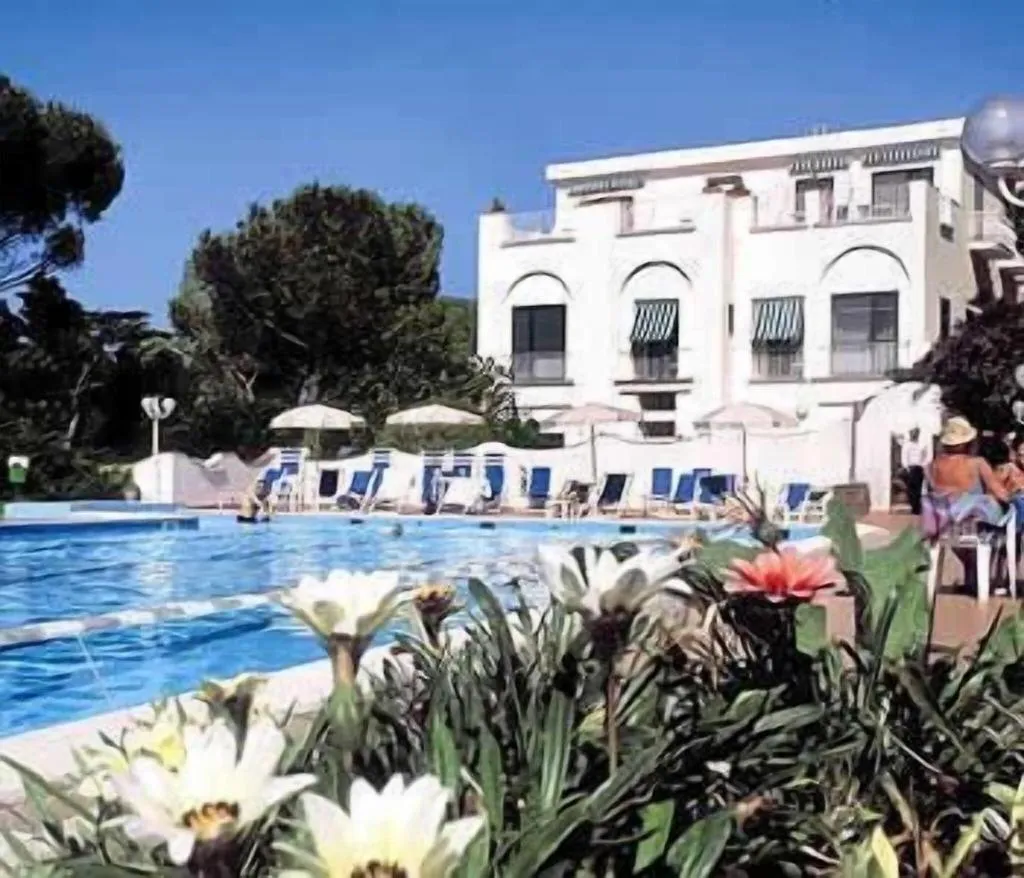 Pool, San Michele, Naples