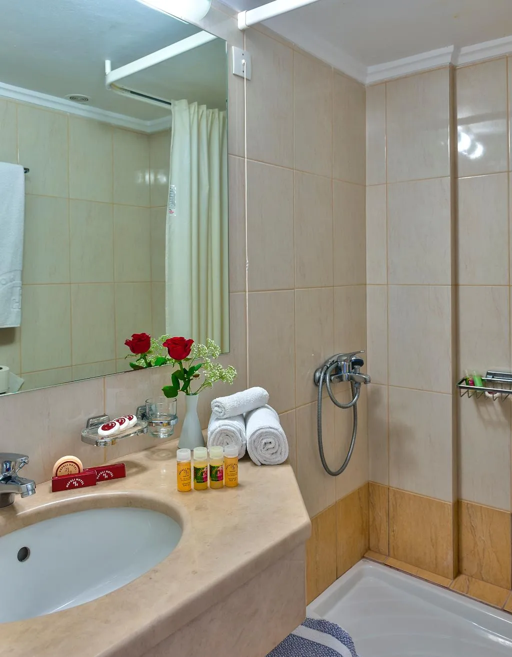 Double or Twin STANDARD Room, Chrispy City Living, Crete