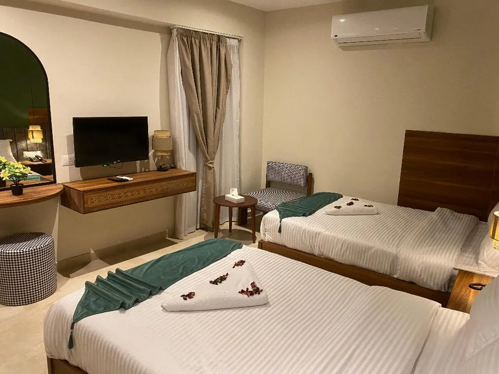 TWIN BASIC Room, The Nomad Pyramids Boutique Hotel, Cairo