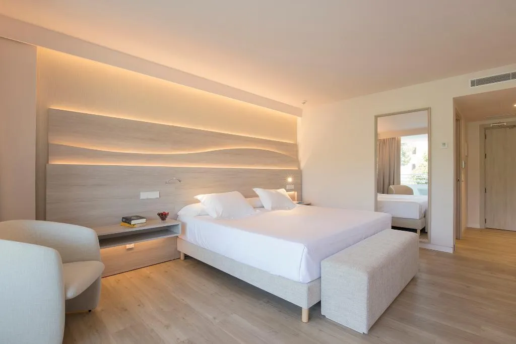 JUNIOR SUITE WITH TERRACE Room, Canyamel Park Hotel & Spa, Majorca