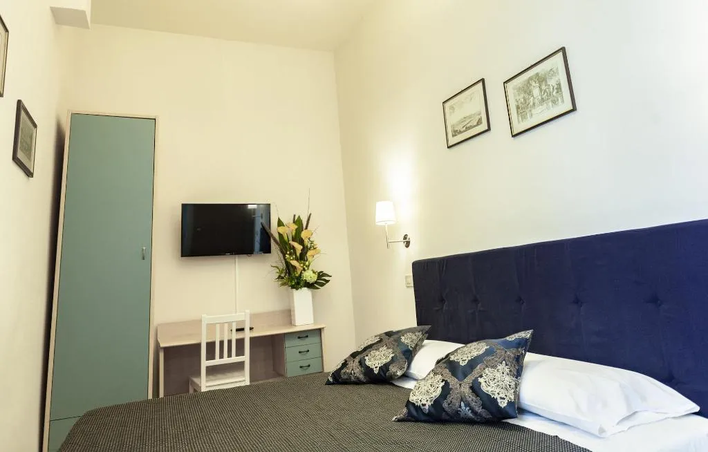 Room, Hotel St. James, Florence