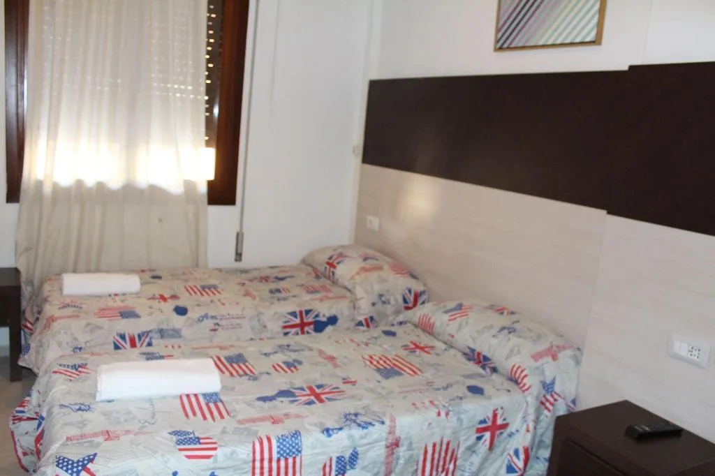 Room, Colombo Hotel & Hostel For Backpackers, Venice