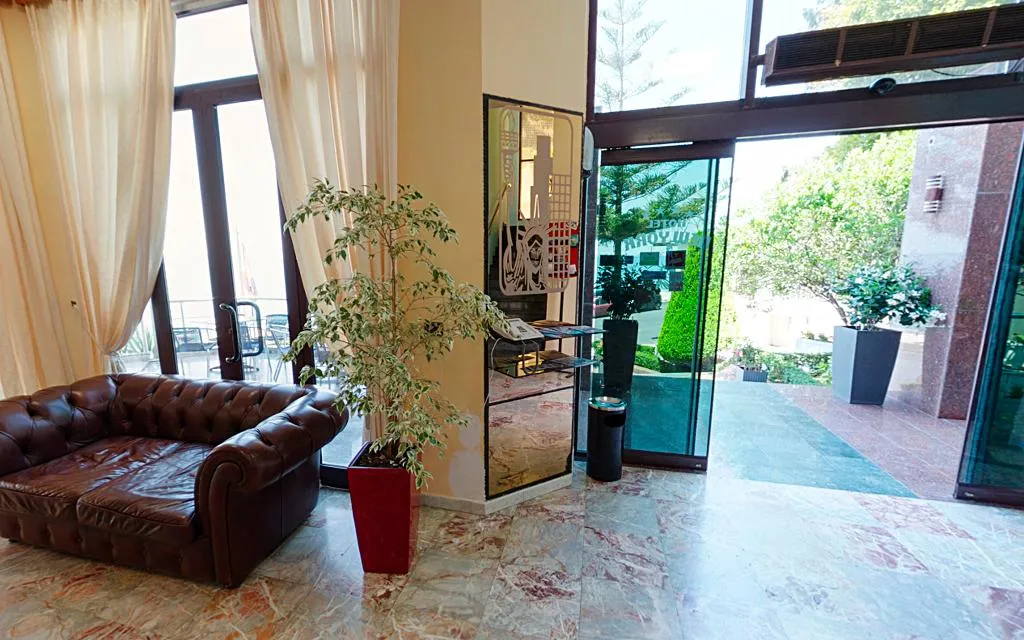 Lobby, New York, Kavaje