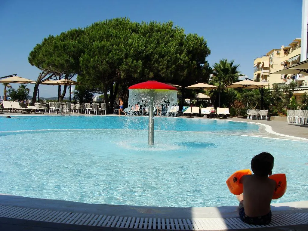 Pool, Supreme Hotel, Durres