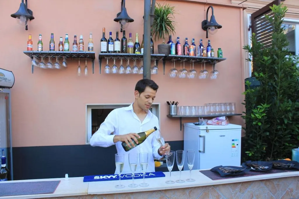 Bar, The Roma House, Naples