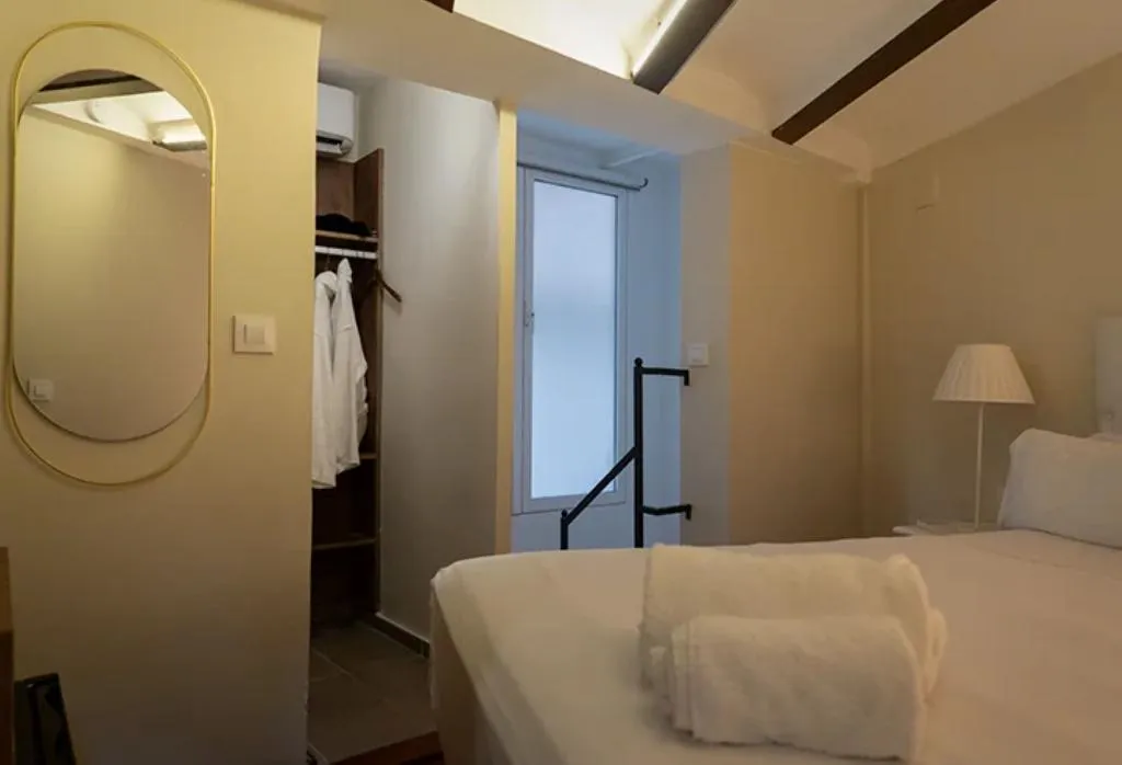 Double or Twin DUPLEX Room, Catalina Suites Hotel 3*, Valencia