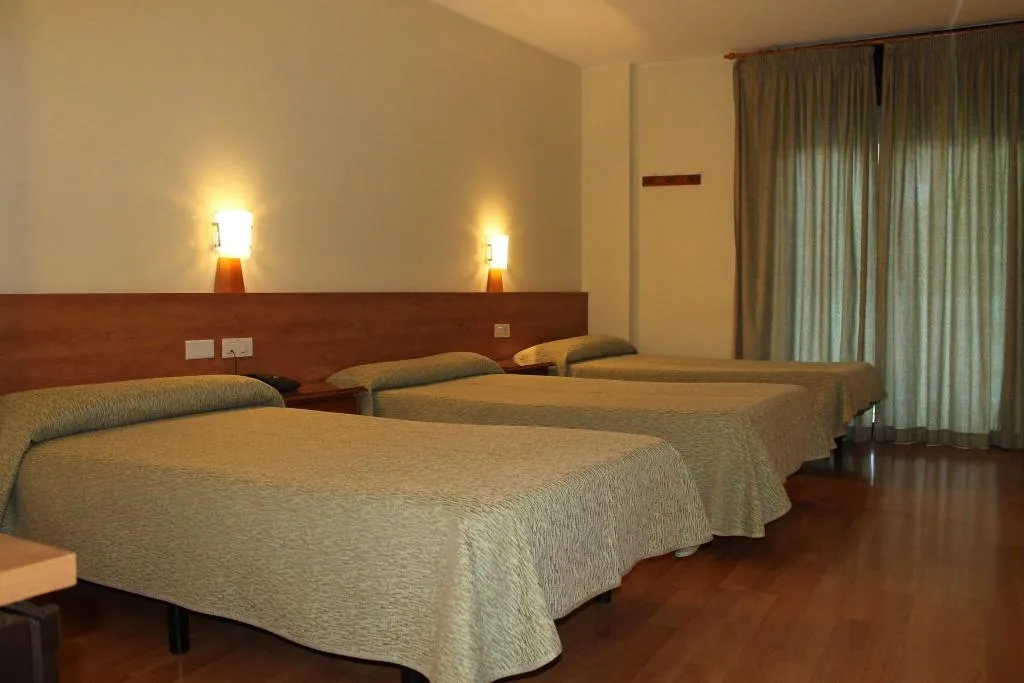 TRIPLE STANDARD Room, Flora Parc, Barcelona