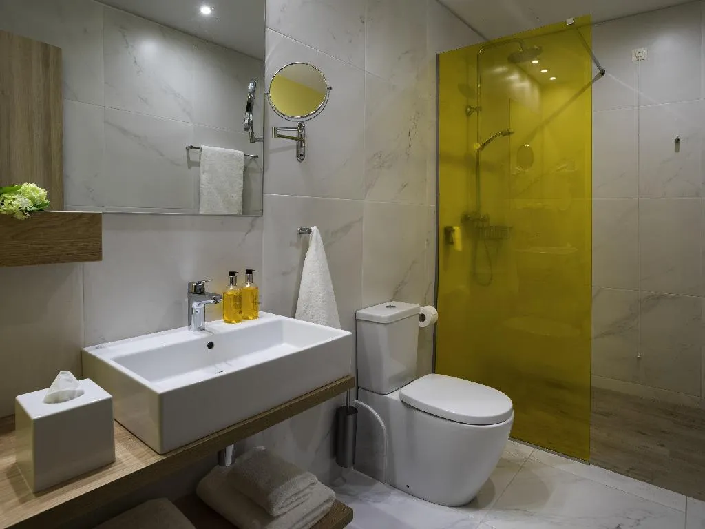 TRIPLE PREMIUM Room, Ibis Styles Athens Routes, Athens