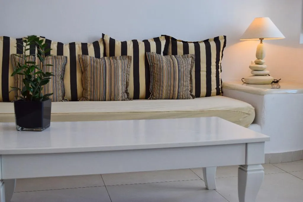 SUITE WITH JACUZZI Room, Amber Light Villas, Santorini