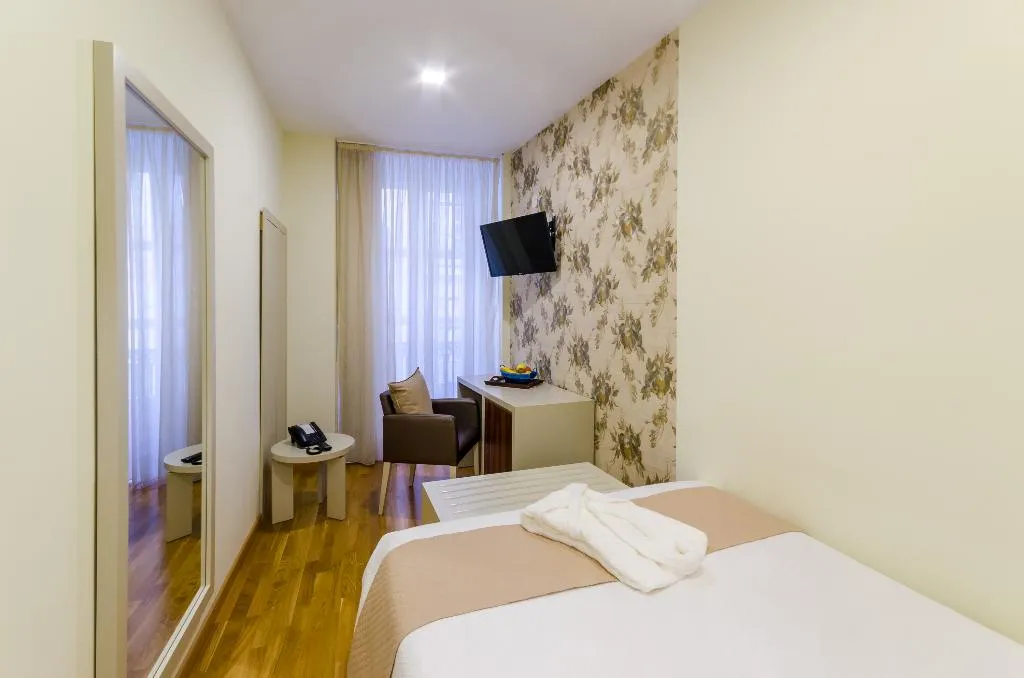 SINGLE STANDARD Room, Hotel Borges Chiado, Lisbon